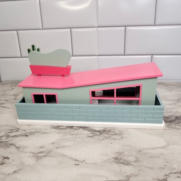 Target Bullseye: Light-Up Motel - Picture 4 of 8